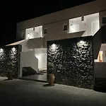 Johannes Boutique & *