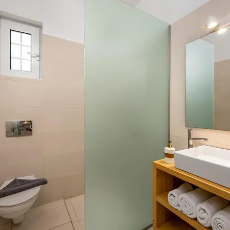 Johannes Boutique & * アファンドウ