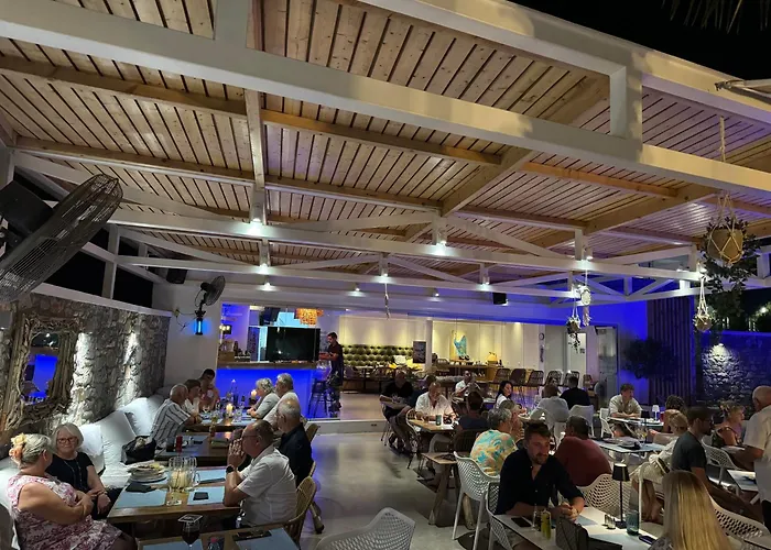 Johannes Boutique & *