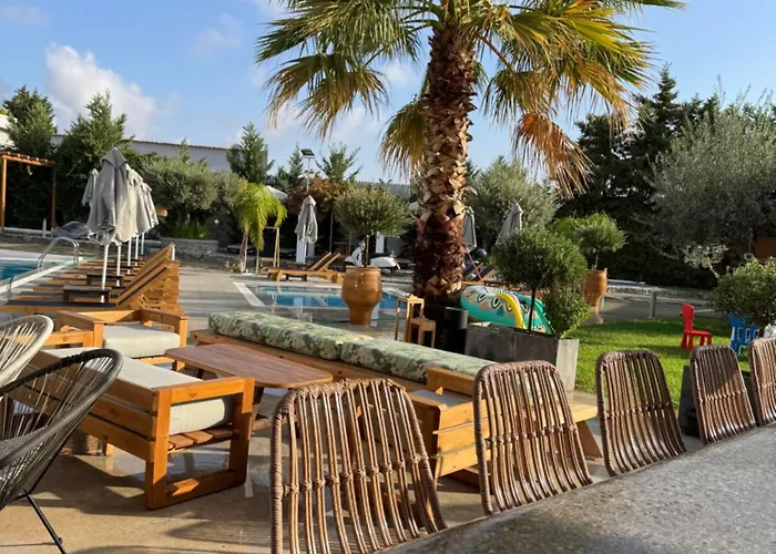 Johannes Boutique & * Afandou