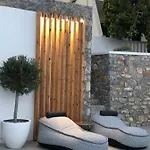 Johannes Boutique & Afantou