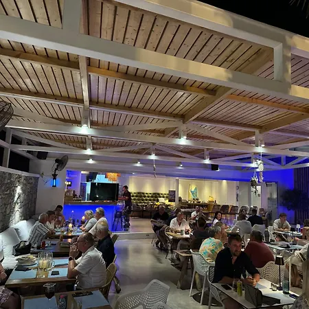 Johannes Boutique & *