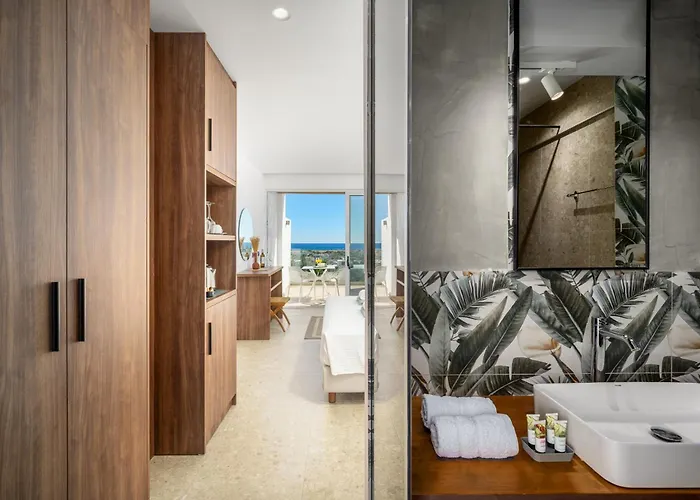 Johannes Boutique & Afantou